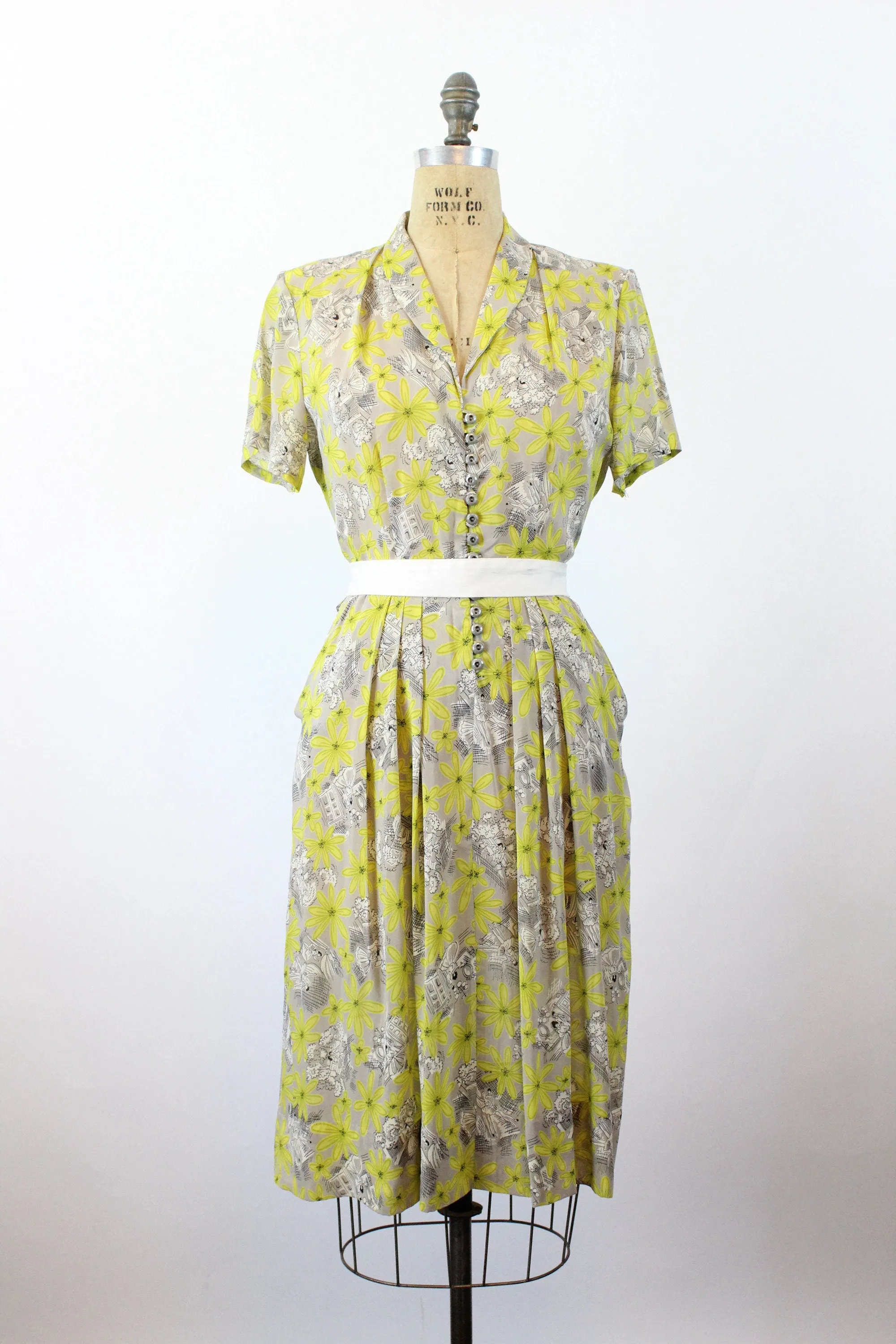 1940s BALLERINA rayon novelty print dress medium | new spring summer