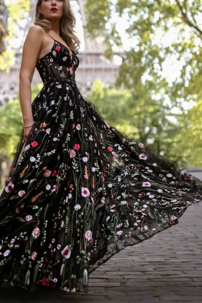 A-Line Spaghetti Straps Floor-Length Black Lace Prom Dress with Appliques LPD081