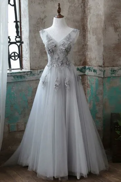 A-Line V-Neck Sweep Train Grey Tulle Prom Dress with Appliques Q76