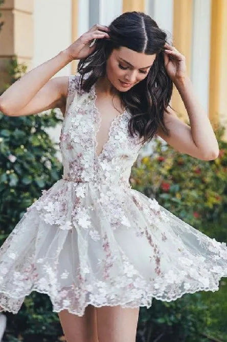 A-Line V-Neck Tulle Short Homecoming Dress with Appliques OHM040