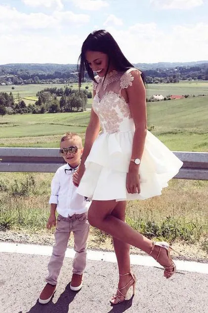 A-Line White Crew Neck Cap Sleeves Appliques Ball Gowns Homecoming Dress OK378