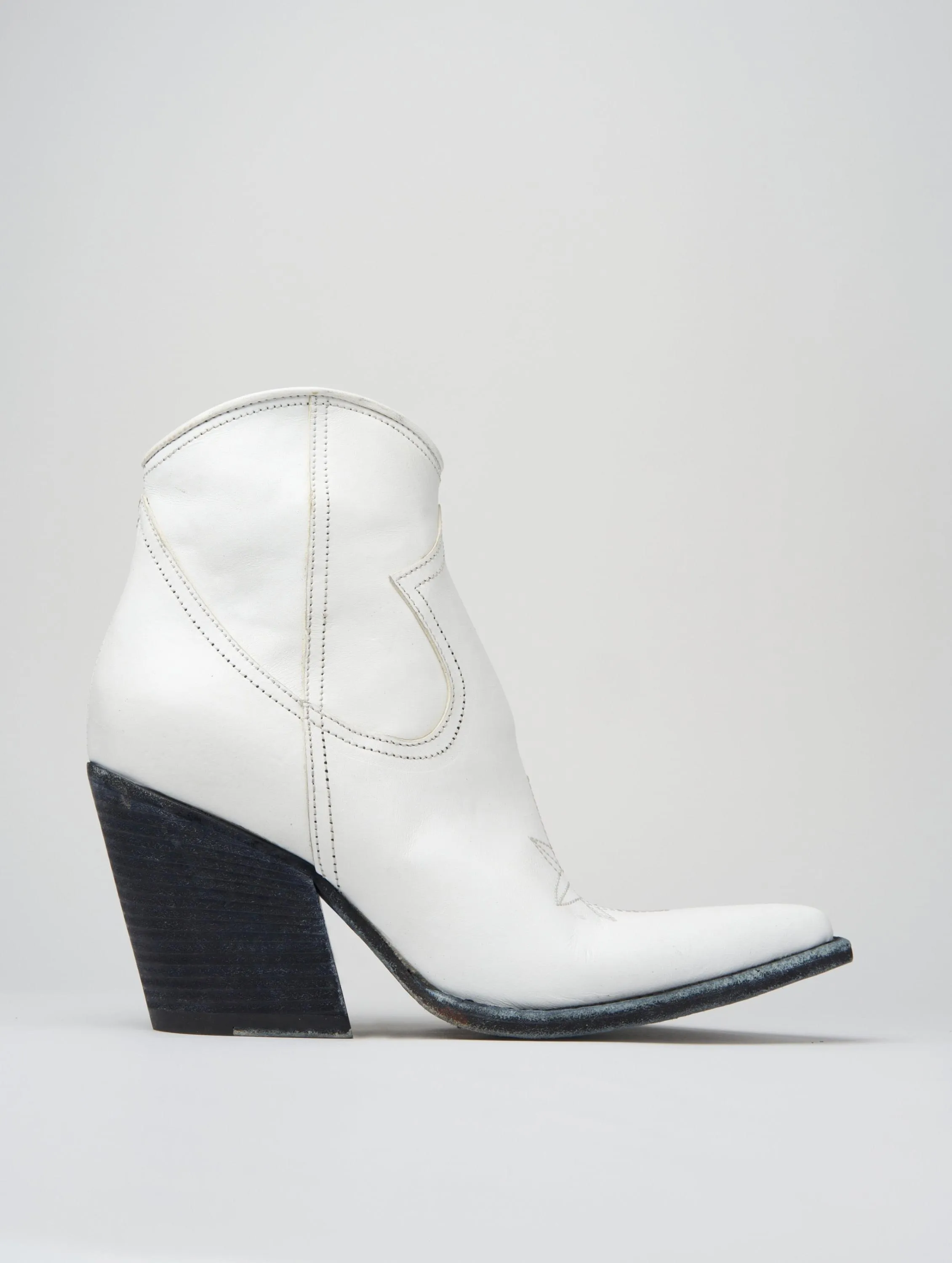 ALISON 80MM ANKLE BOOT IN DISTRESSED WHITE VACCHETTA LEATHER - Woman
