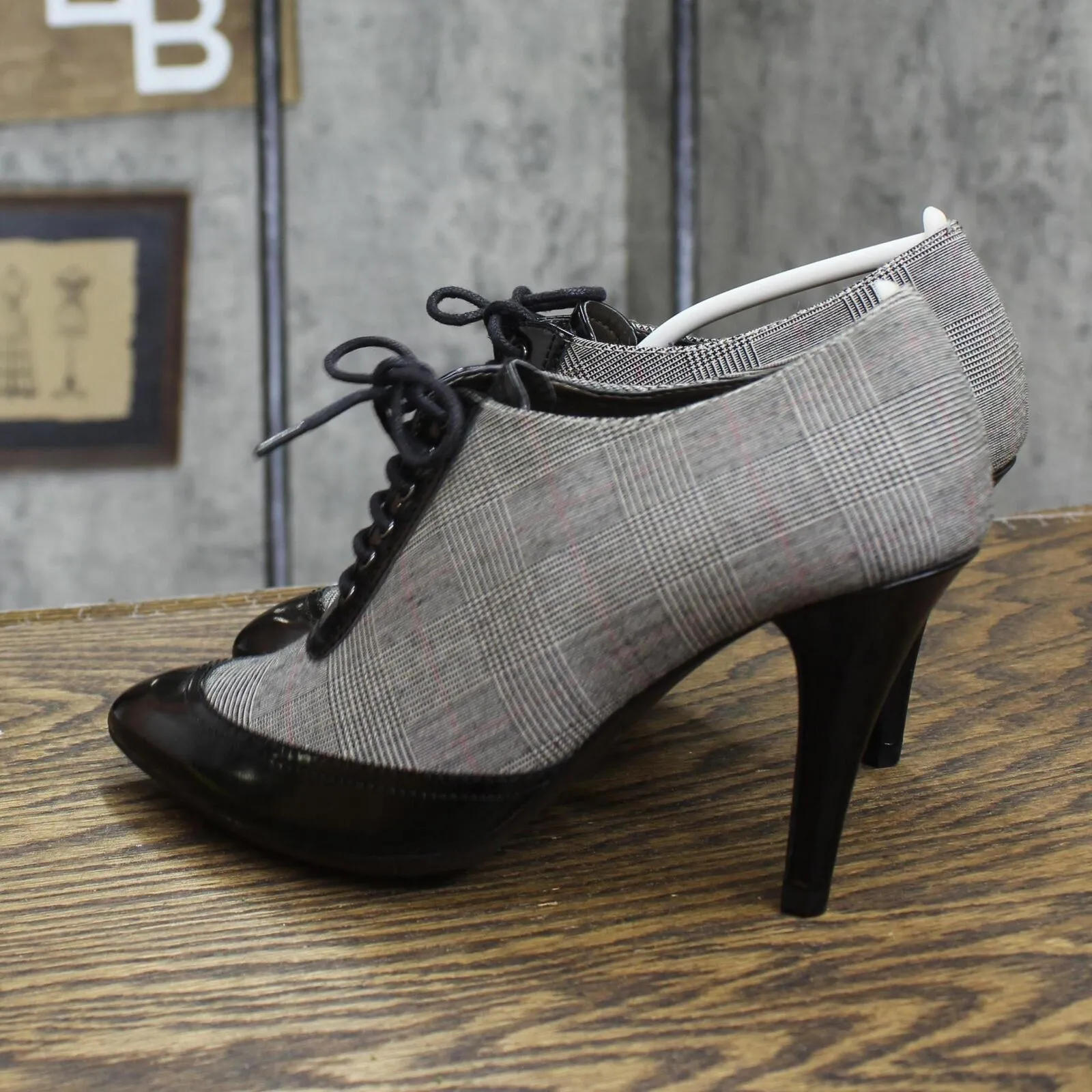 Circa by Joan & David Womens Vintage Lace Up Glen Plaid Heels Black Multi 6.5M