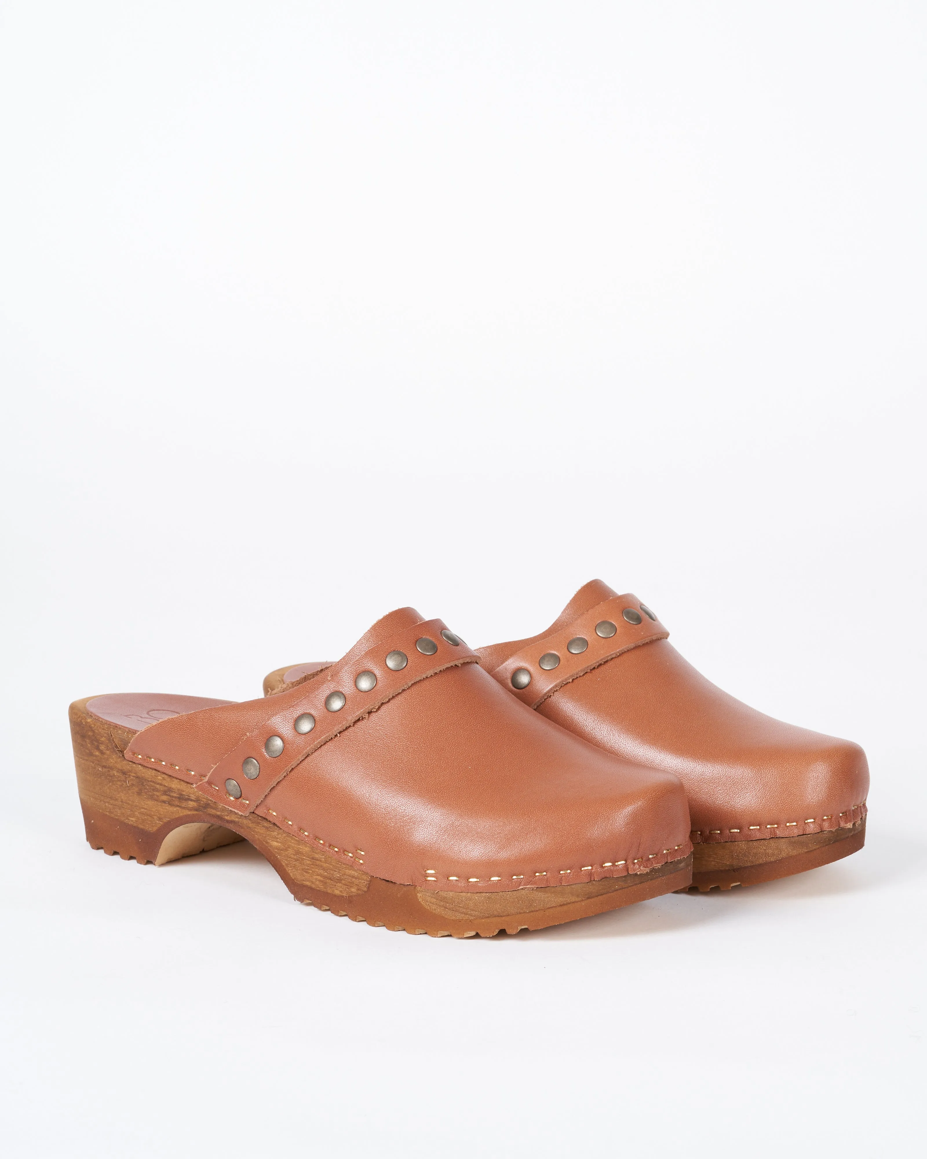 cuir vachette antico   rivets bronze