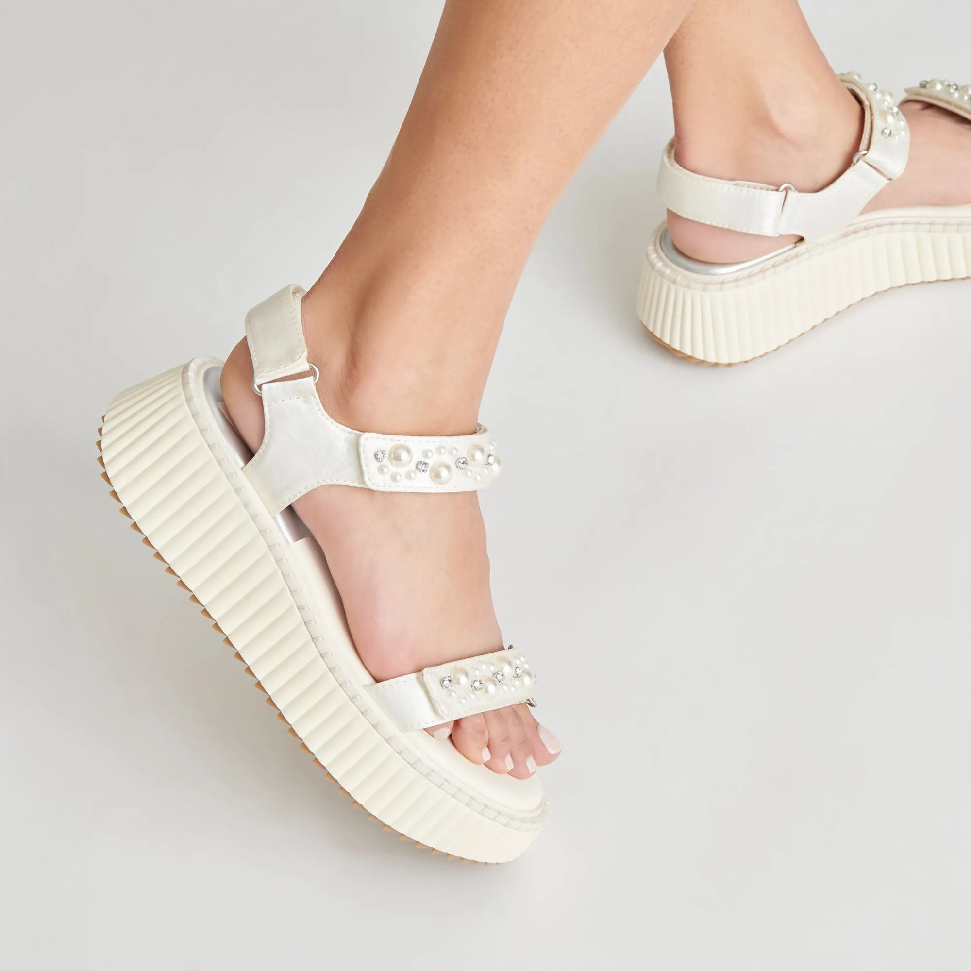 DEBRA PEARL SANDALS VANILLA PEARLS - re:vita