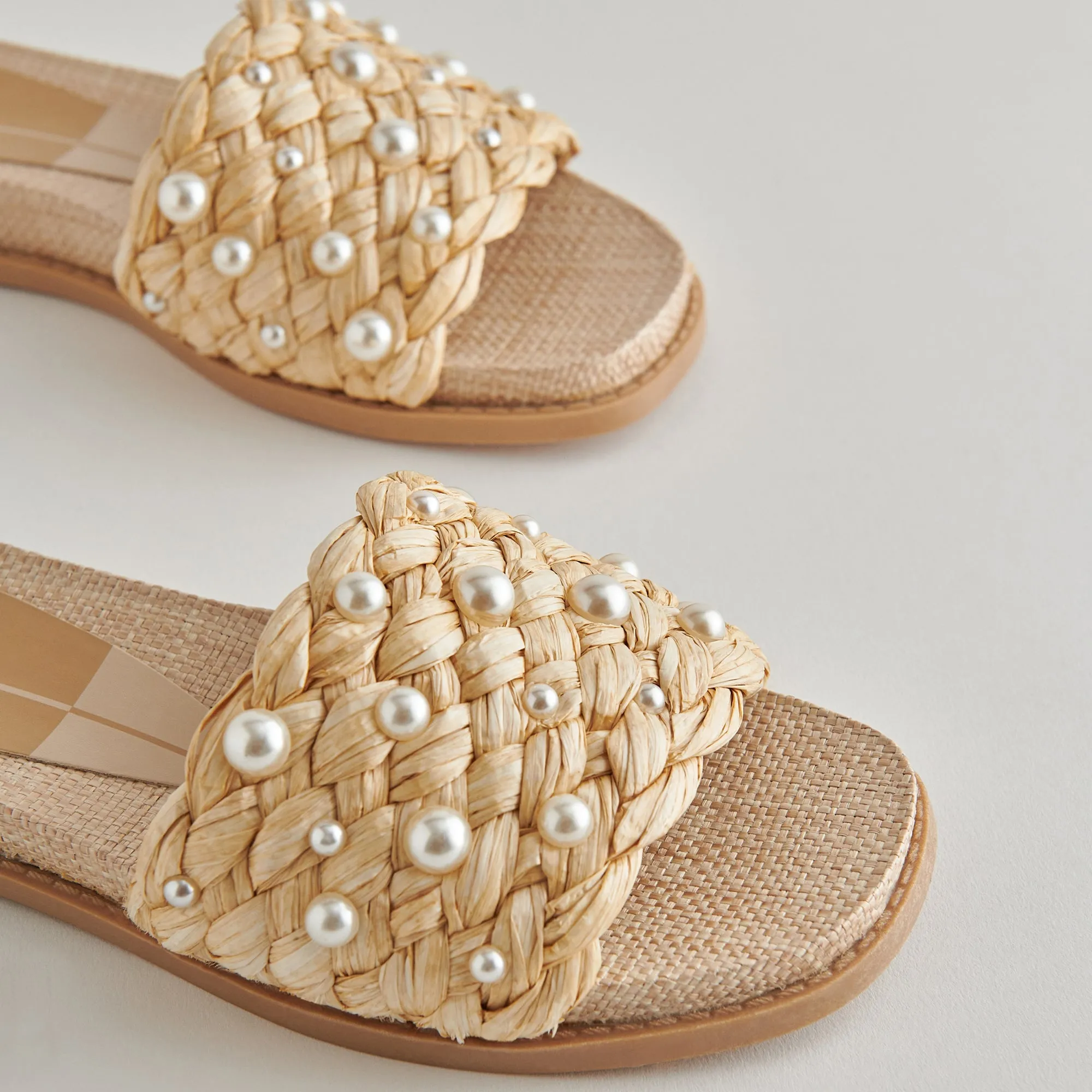 GRAZIE PEARL SANDALS LT NATURAL RAFFIA