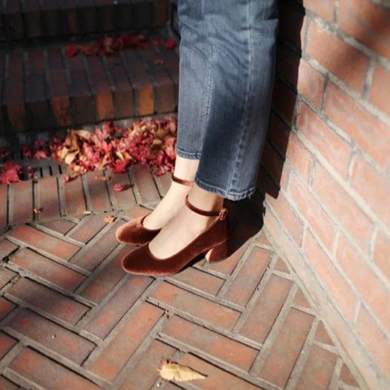 hasdine ankle-strap pumps-sold out
