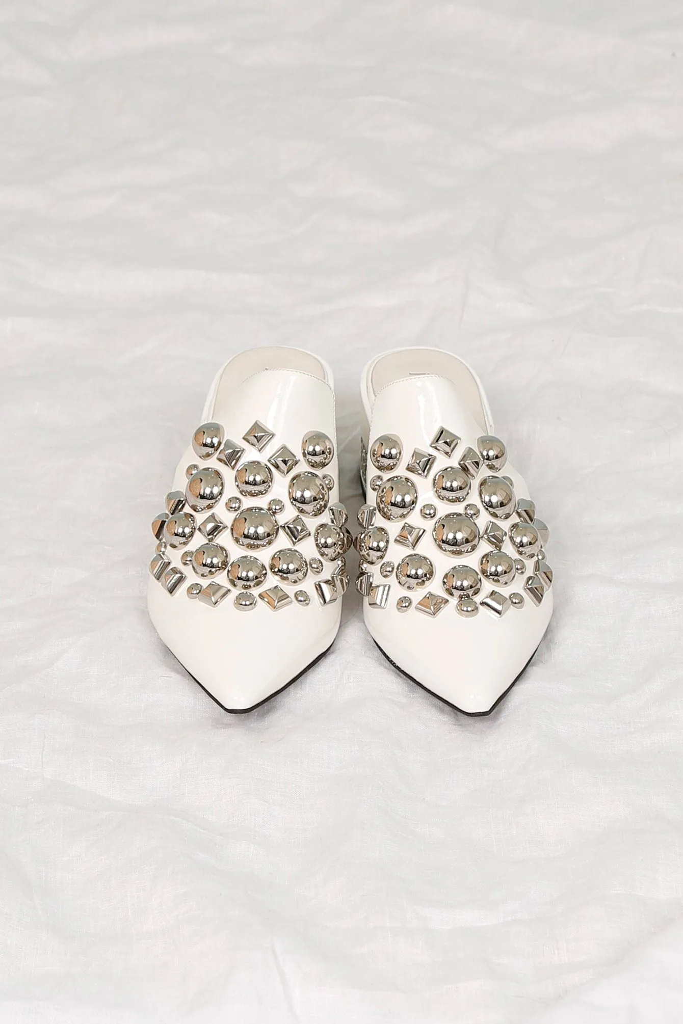JEFFREY CAMPBELL | Helene Slide Heel - White