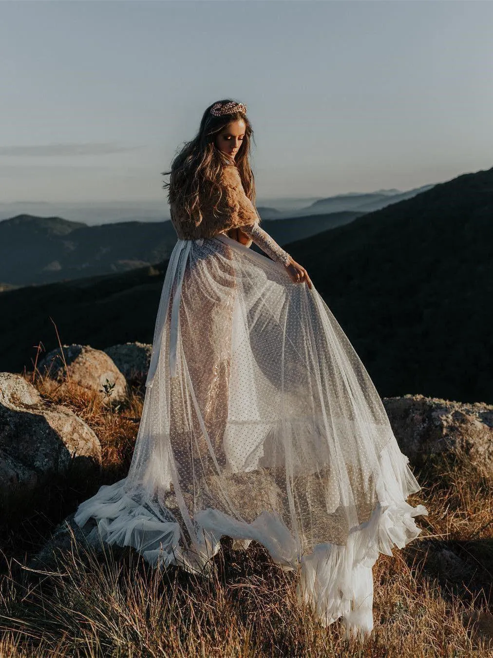 Long Sleeve Wedding Dresses V-neck Long Train Polka Dot Lace Open Back Boho Bridal Gown OHD216