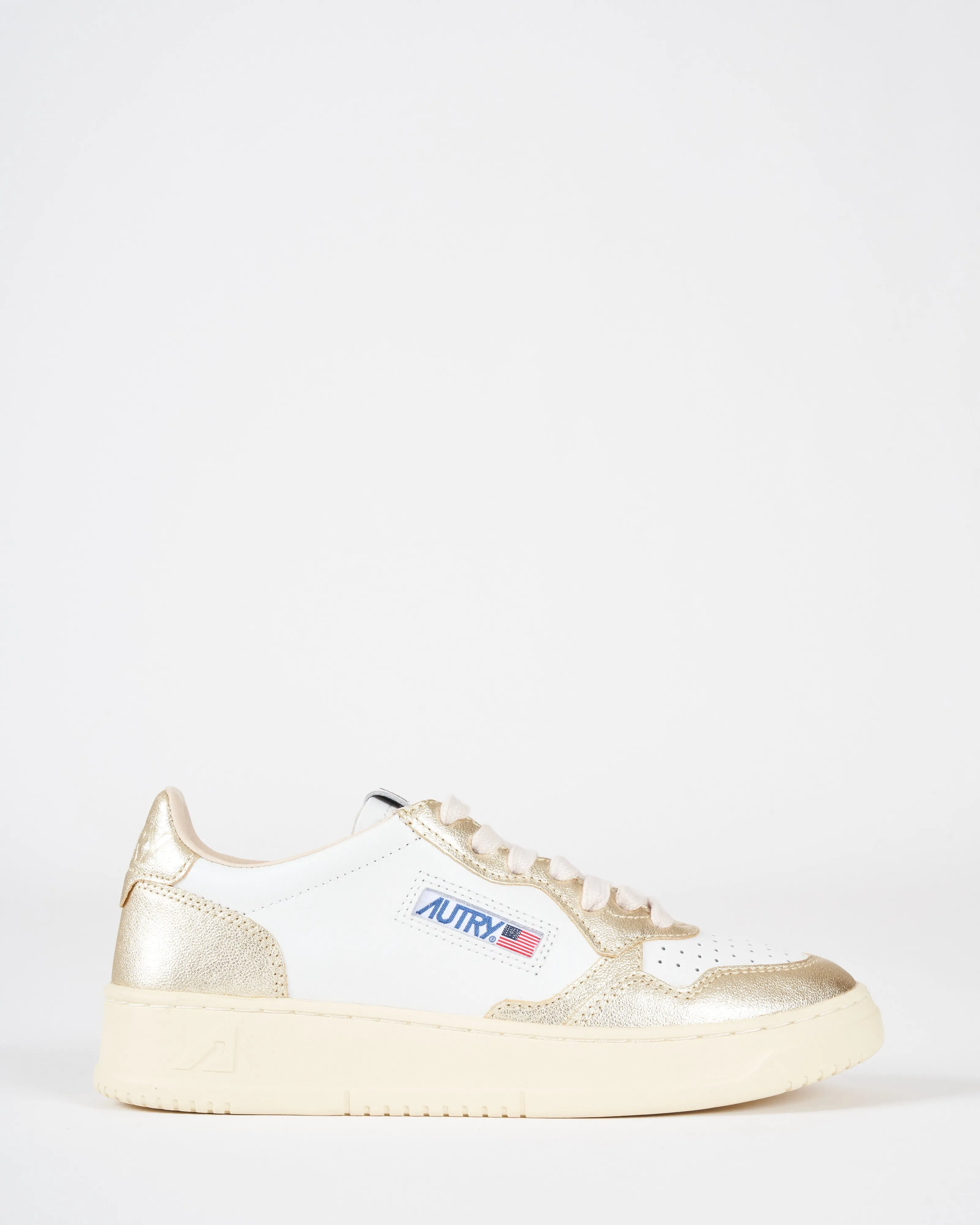 medalist low wb16 sneaker - white/platinum