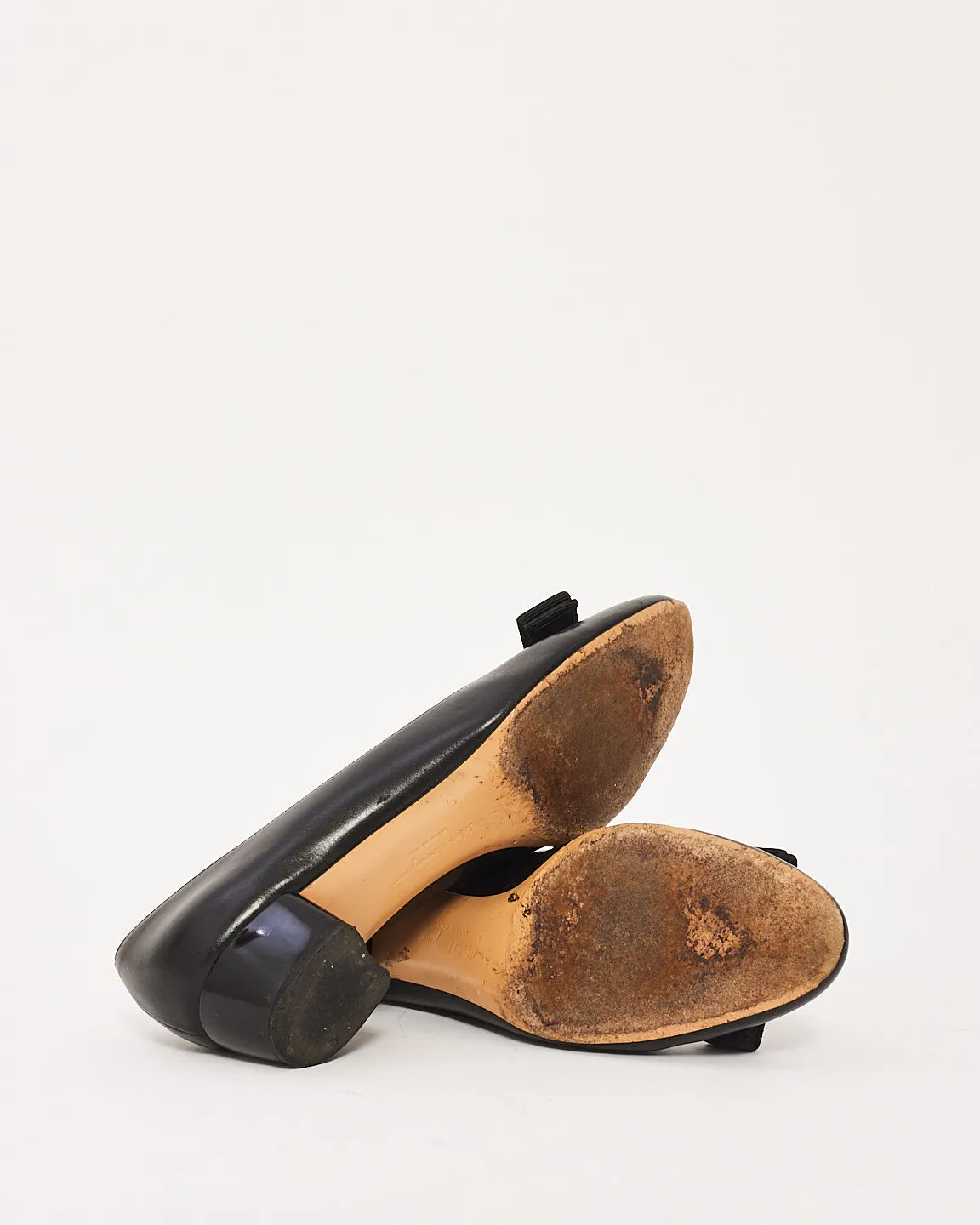 Salvatore Ferragamo Black Smooth Leather Vintage Vara Bow Pump Heels - 37.5