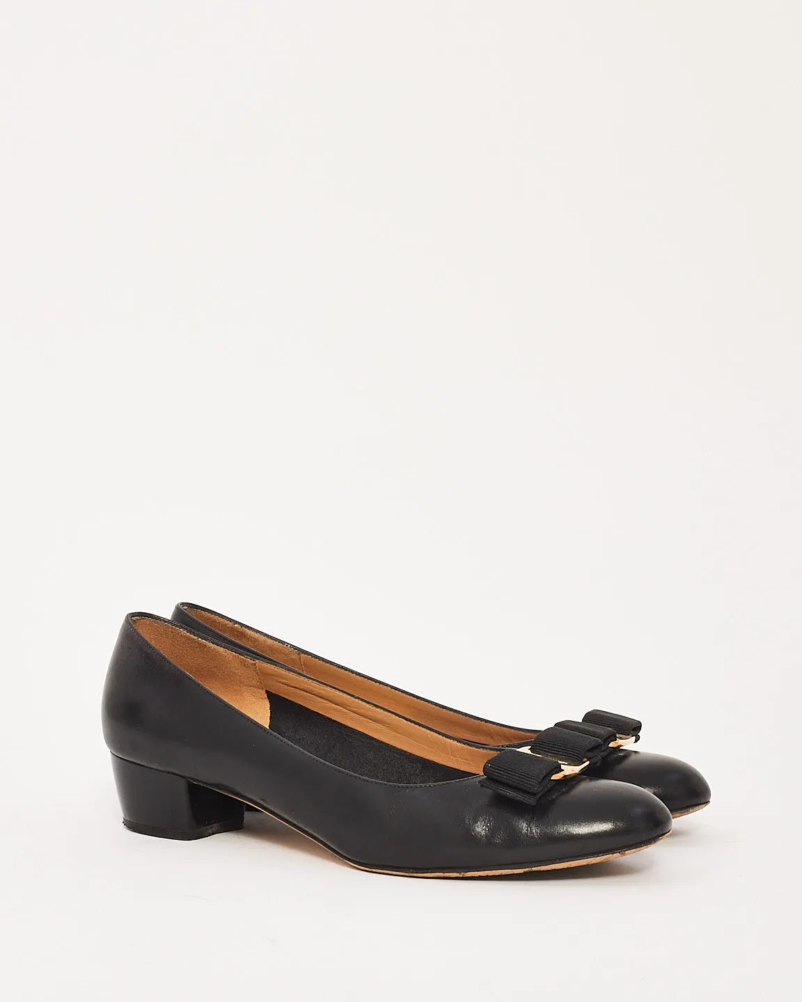 Salvatore Ferragamo Black Smooth Leather Vintage Vara Bow Pump Heels - 37.5