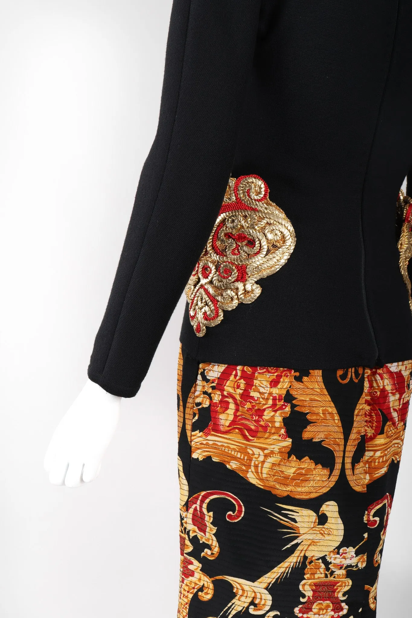 Scoopneck Hip Bustle Top
