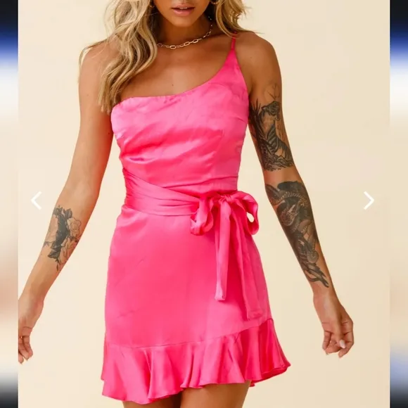 SELFIE LESLIE DON'T WAIT UP ONE SHOULDER WAIST TIE DRESS HOT PINK