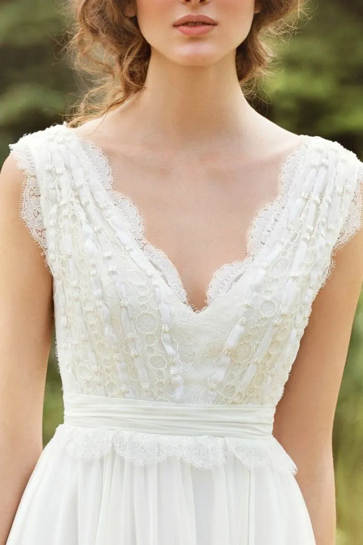 Simple V-neck Floor-length Chiffon Sleeveless Bridal Gown Wedding Dresses OHD135