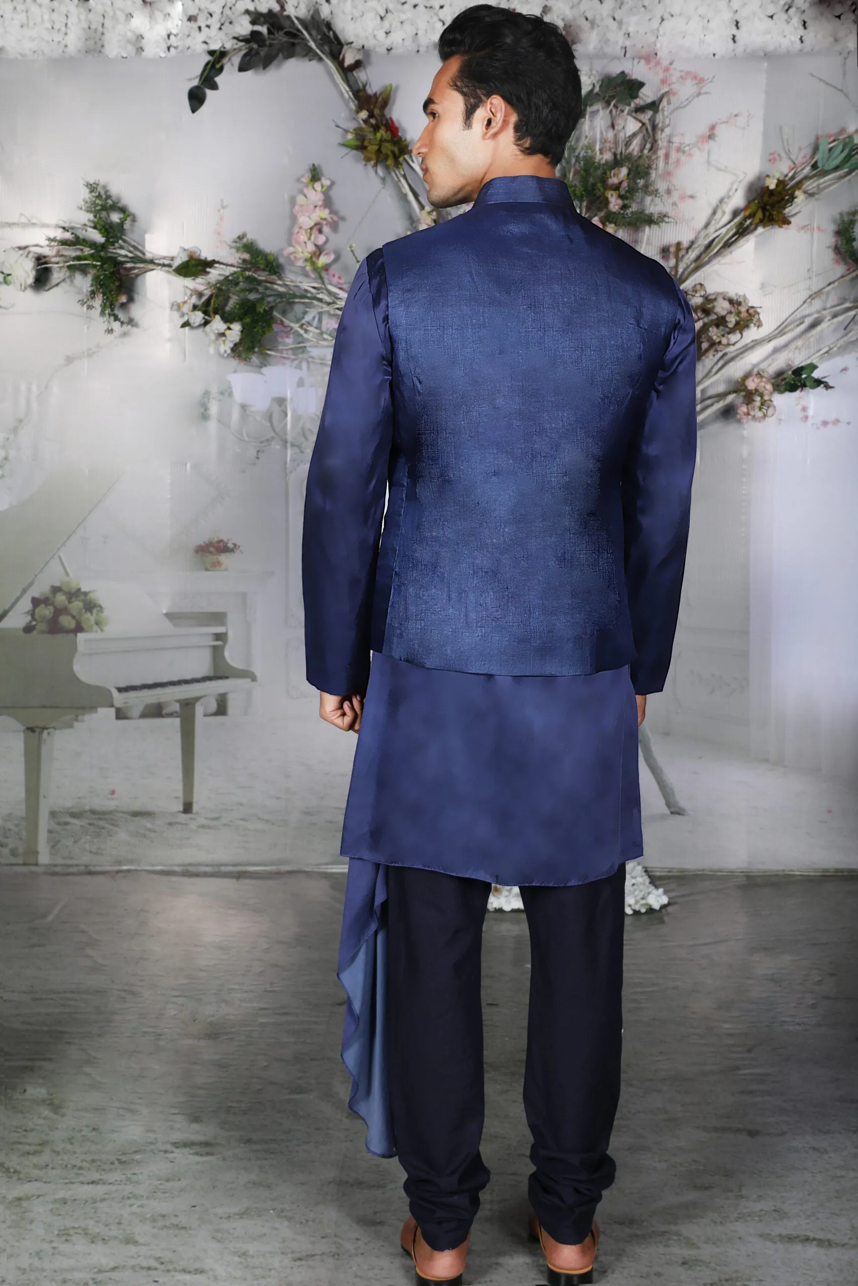 The Asymmetric Polemiko Kurta and Bandi