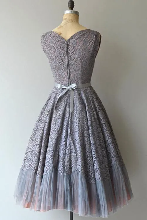 Vintage A-line Scalloped Short Silver Lace Homecoming Bridesmaid Dress TY0016