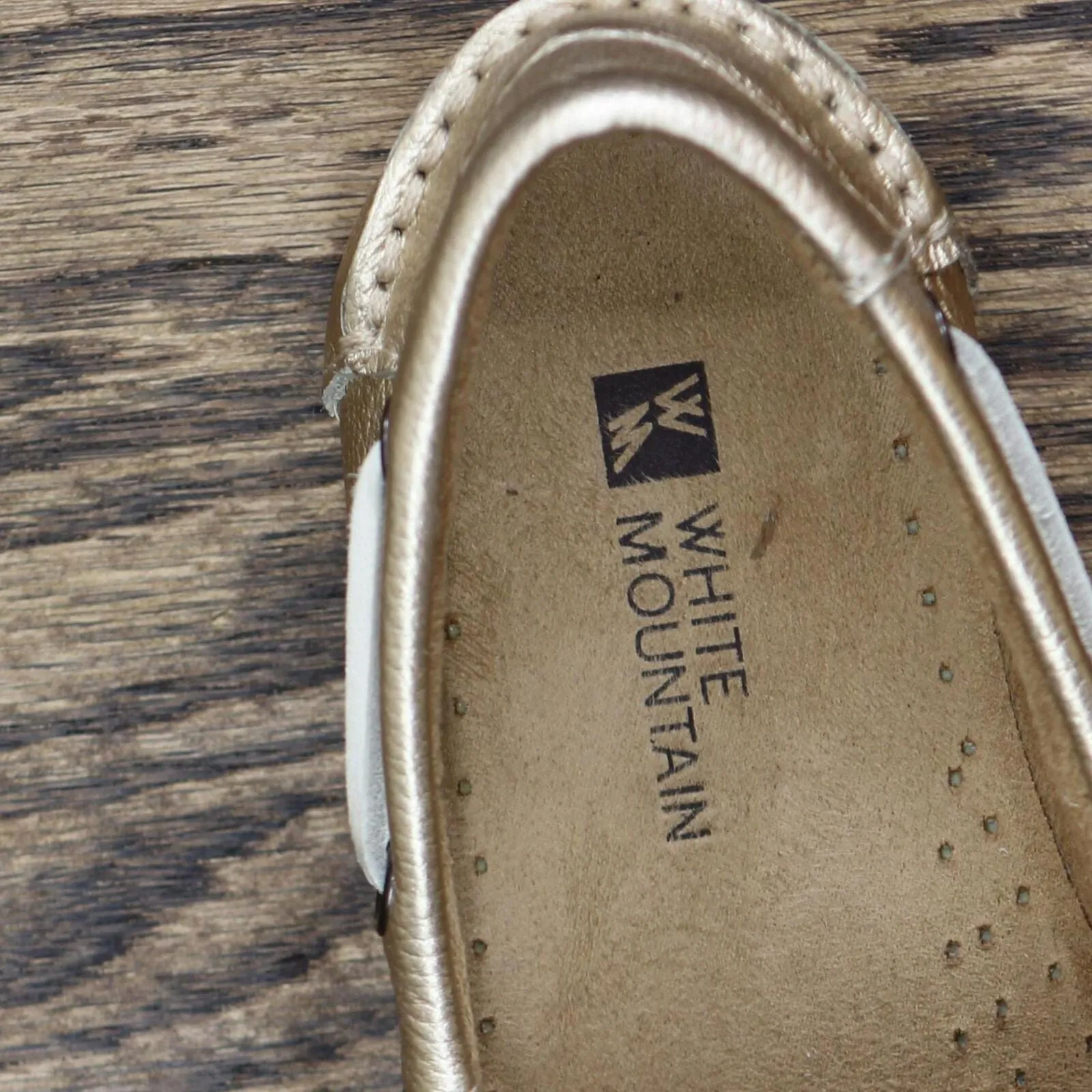 White Mountain Womens Vintage Shiny Boat Shoes 1673ee7dfa2beb Gold Yellow 6M
