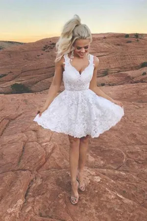 White Short Homecoming Dresses V Neck Appliques Cocktail Dresses OHM080