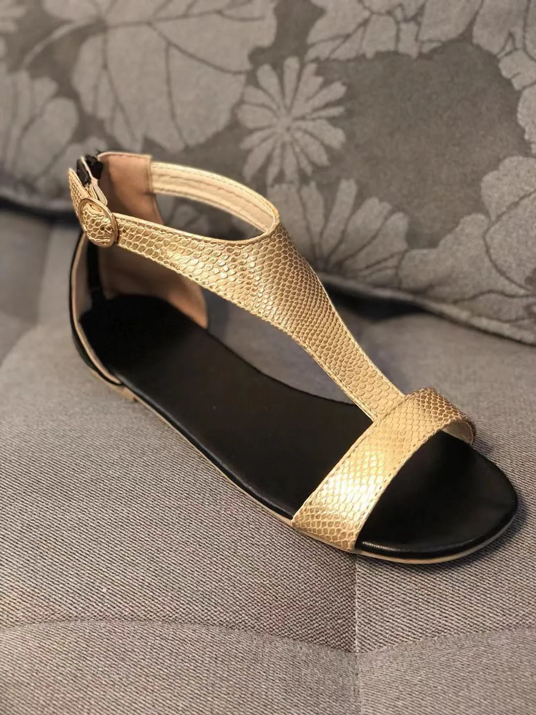 Women Soft Leather Gladiator Sandals Women Casual  Shoes